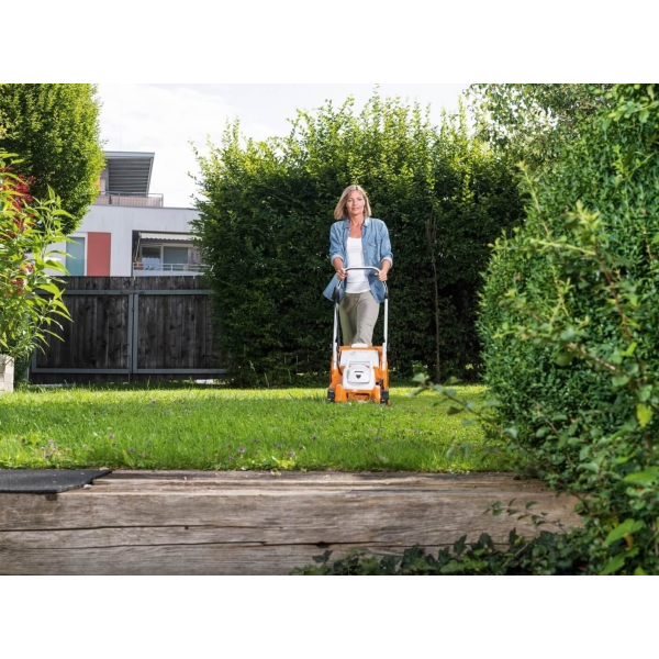 Акумуляторна несамохідна газонокосарка STIHL RMA 239.1, без акб і з/п